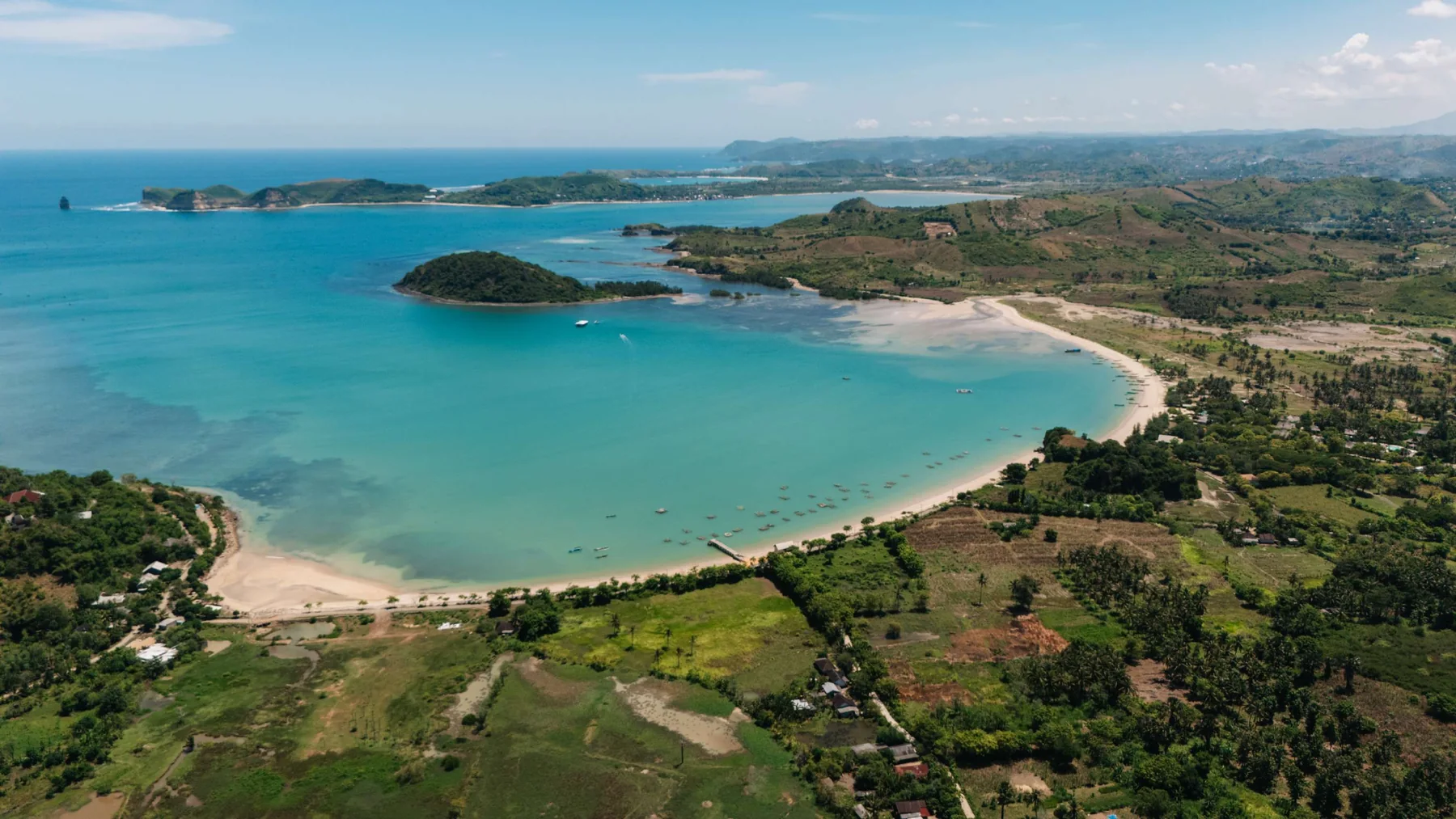 Vista aérea del Golfo de Bumbang en el sur de Lombok