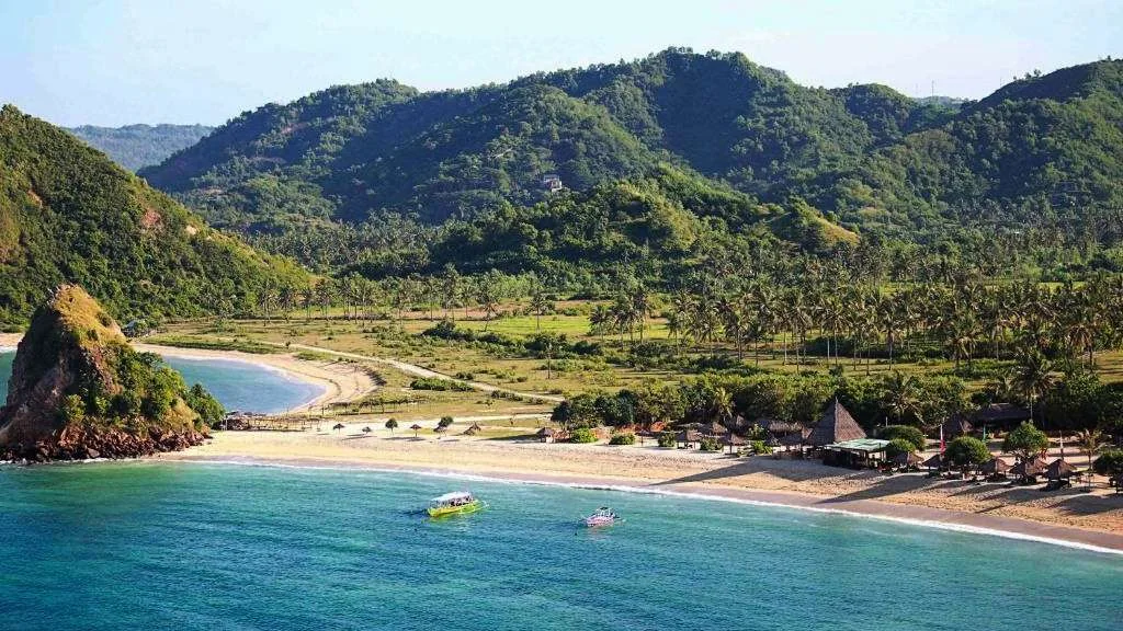 Costa de Kuta Lombok cerca de Salina Villas